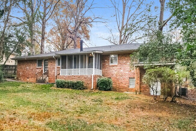 Building Photo - 1201 Valerie Woods Dr