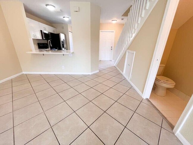 Building Photo - 861 Summit Lake Dr