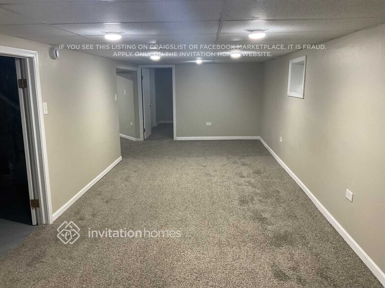 Building Photo - 5431 S Natoma Ave