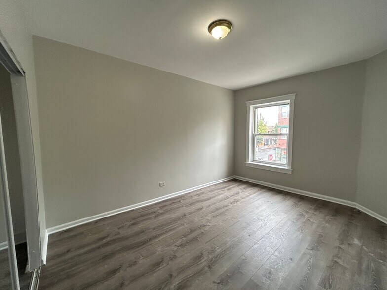 Building Photo - 2712 N Milwaukee Ave