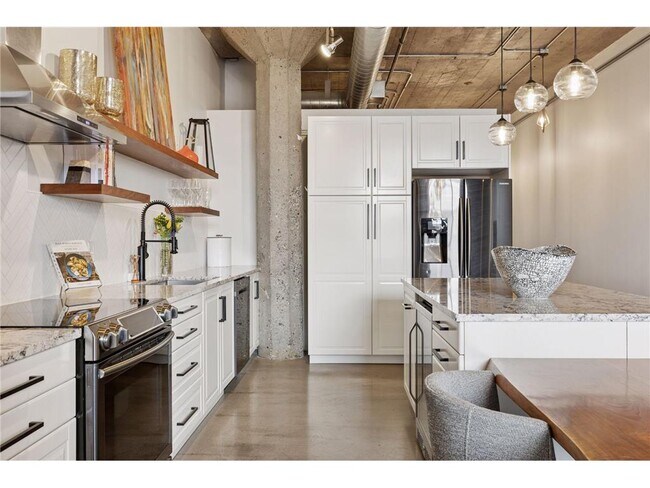 Building Photo - 718 N Washington Ave