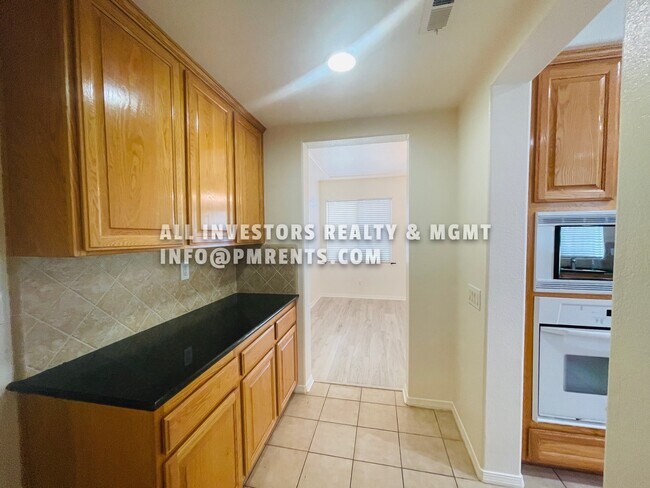Building Photo - 5554 Nanday Ct