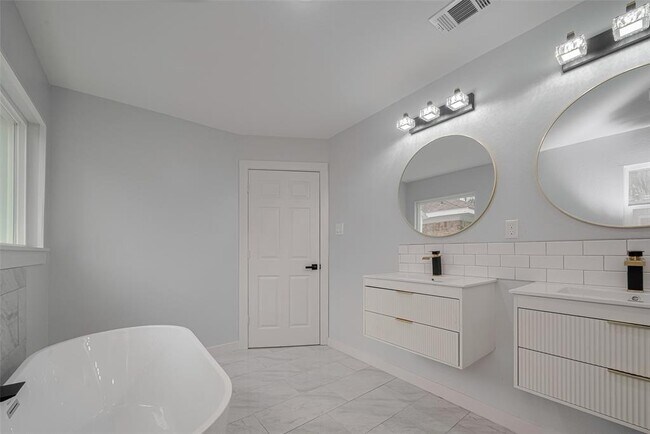 Building Photo - 25411 Friar Lake Ln
