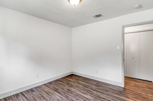 Building Photo - 23118 Whispering Willow Dr