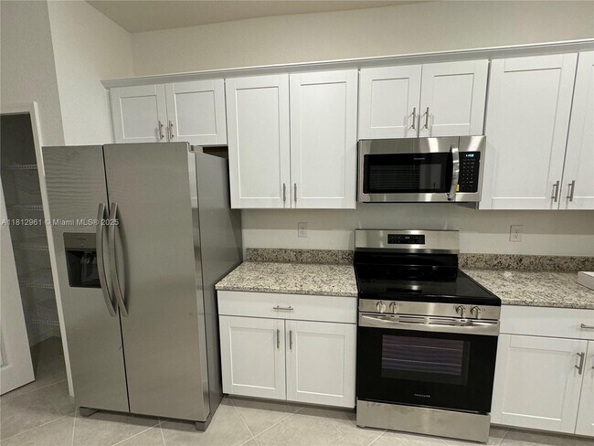 Building Photo - 16851 Cayo Key Dr