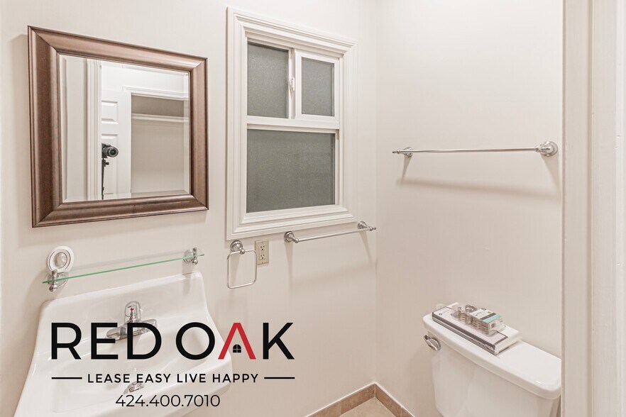 Building Photo - 1509 Wilcox Ave