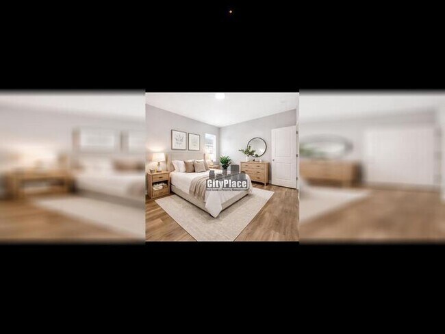 Building Photo - 2809 E Riverside Dr