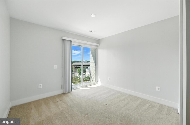 Building Photo - 19510 Village Walk