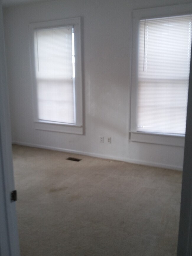 Building Photo - 431 County St