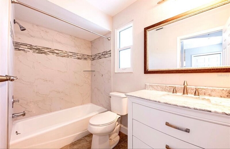 Building Photo - 1599 Brae-Moor Ln