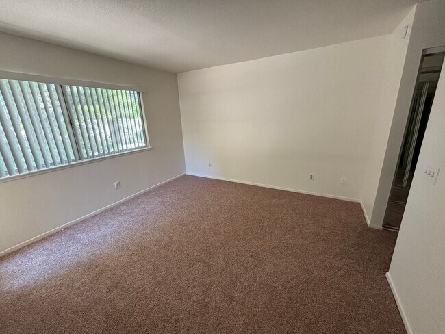Building Photo - Spacious 2-Bedroom Condo with Loft & Resor...