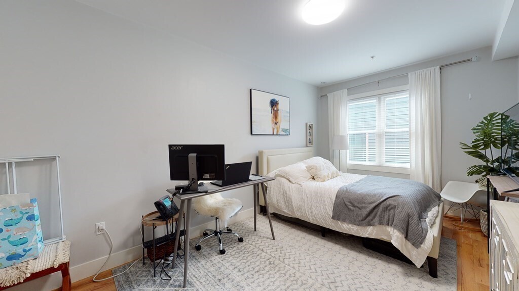 Building Photo - 339 W Broadway