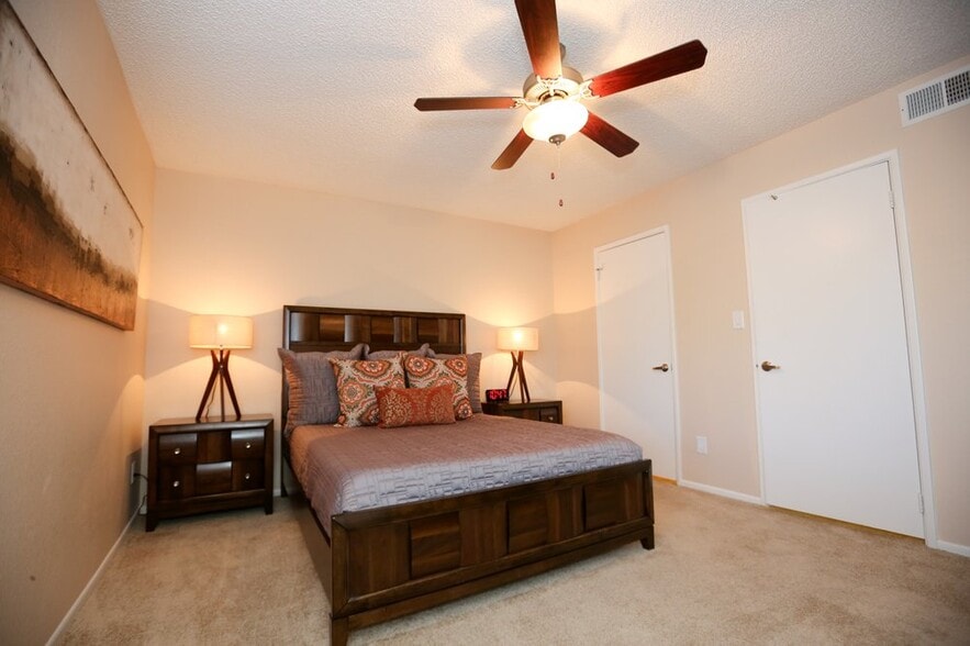 Building Photo - 7 W Mohawk Dr