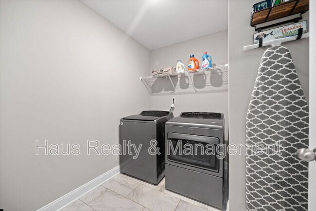 Building Photo - 764 Lillian Grace Dr