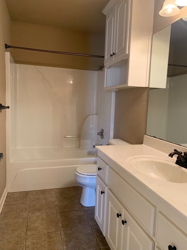 Building Photo - 241 Lariat Dr