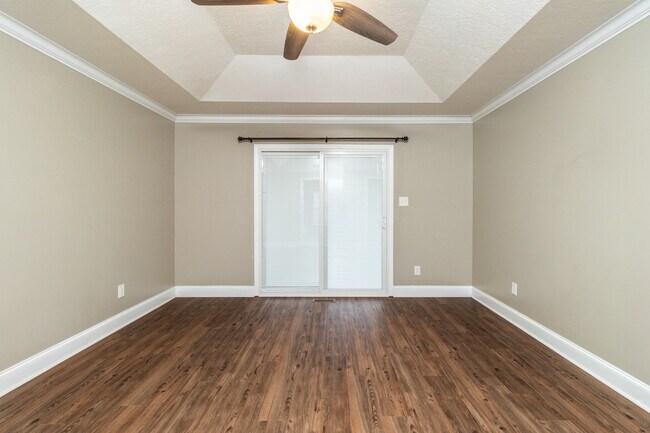 Building Photo - 1100 Winterberry Ln