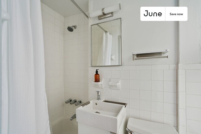 Building Photo - 471 Central Park W