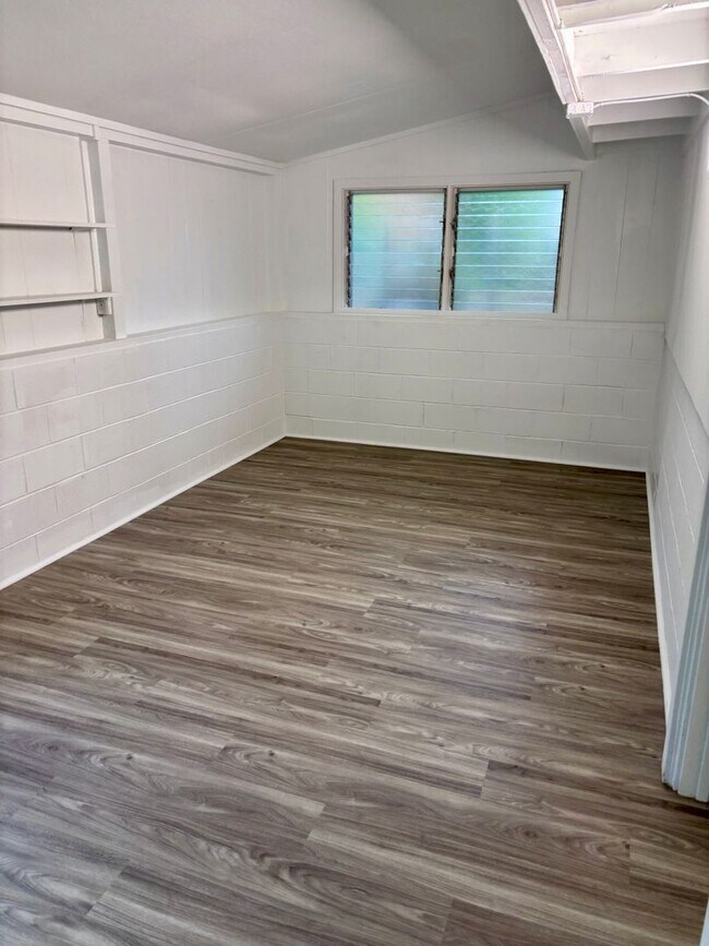 Building Photo - OAHU9364