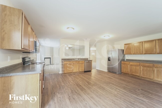 Building Photo - 4031 Larkhaven Village Dr