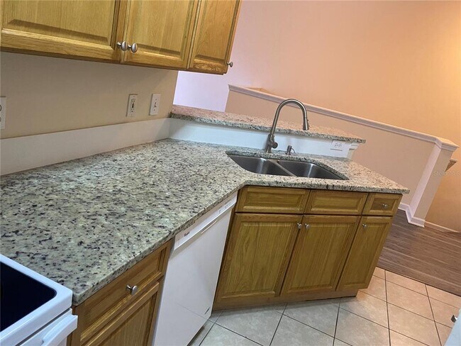 Building Photo - 10559 Villa View Cir