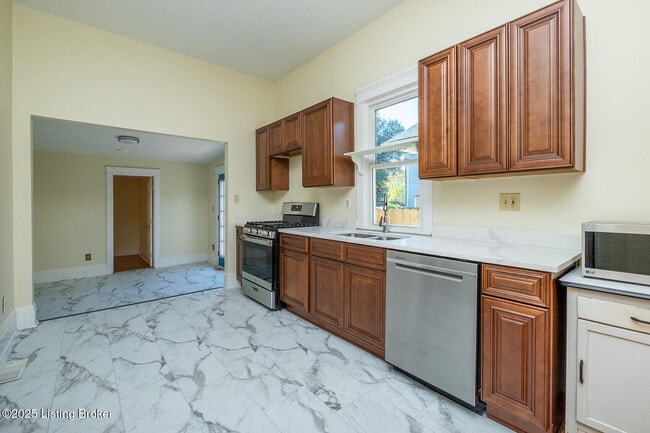 Building Photo - 1510 E Breckinridge St