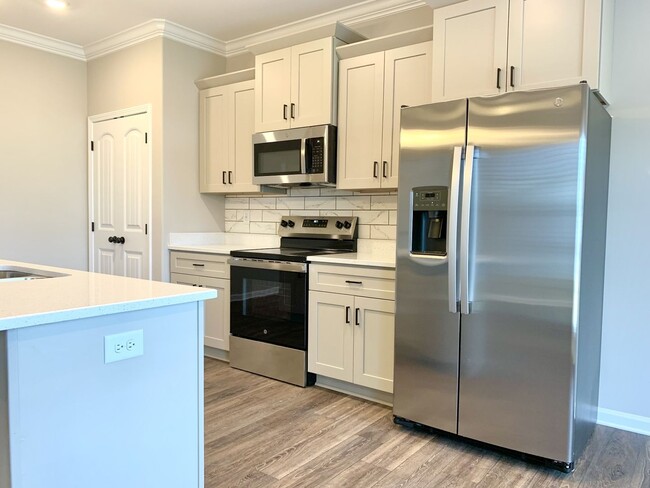 Building Photo - 421 Ayden Ln