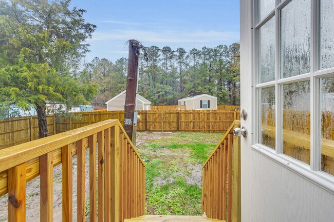 Building Photo - 108 Gladewood Cir