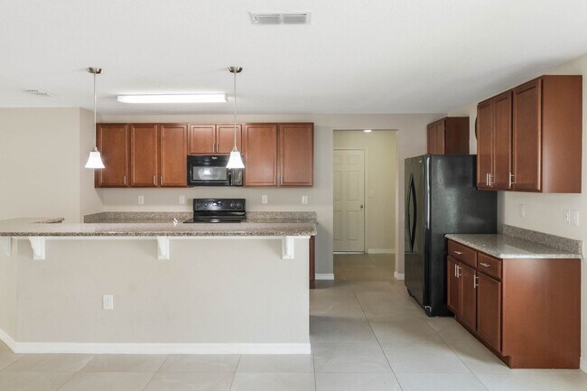 Building Photo - Turnkey 3-bed, 2-bath home with a 2-car garage Single Family Home