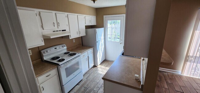 Building Photo - 5265 Chatfield Dr