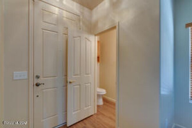 Building Photo - Well maintained 2-story, 4 bedroom and 2.5...