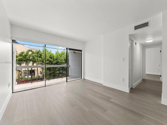 Building Photo - 13870 SW 62nd St