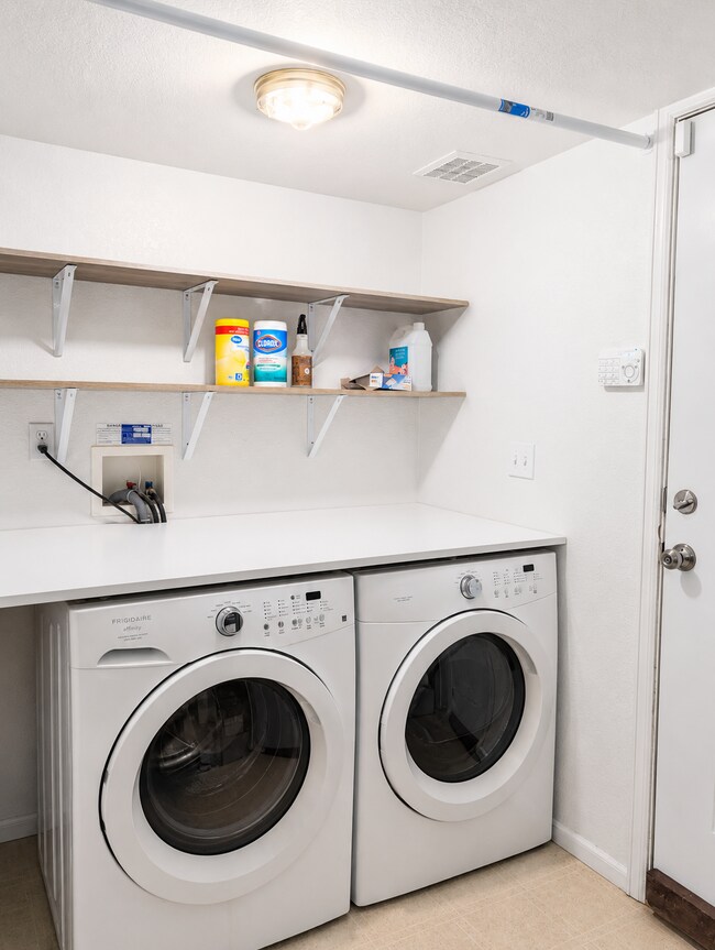 Building Photo - 3 Bedroom Home for Rent in Green Valley Ranch | Pet Friendly | Granite Counters | Near DIA