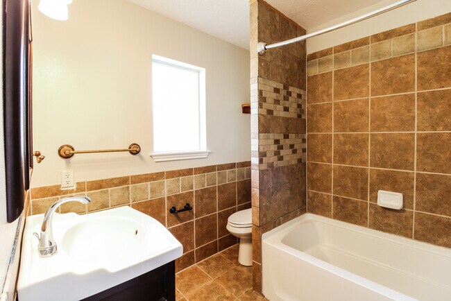 Building Photo - 20302 Fox Haven Ln