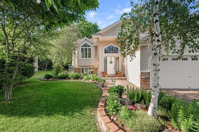 Building Photo - 2921 235th Ave NW