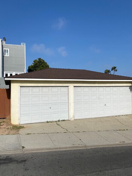 Building Photo - 1301 Manhattan Beach Blvd