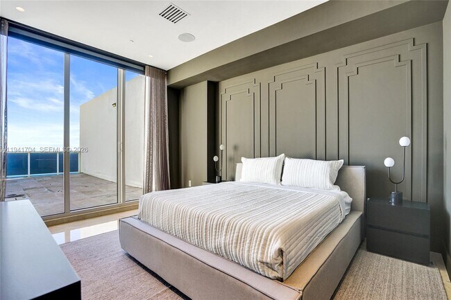 Building Photo - 1800 S Ocean Dr