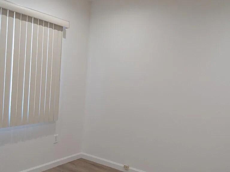 Building Photo - 12928 Moorpark St