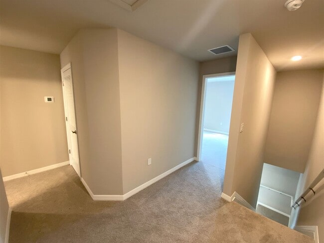 Building Photo - ** MEADOWOOD ** 3 BED / 2.5 BATH - TOWNHOME - GARAGE - NORTH NAPLES - ANNUAL RENTAL