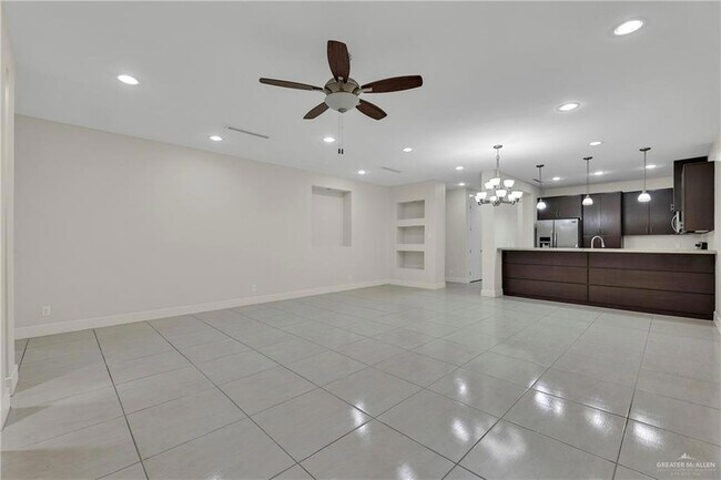 Building Photo - 1441 Ozark Ave