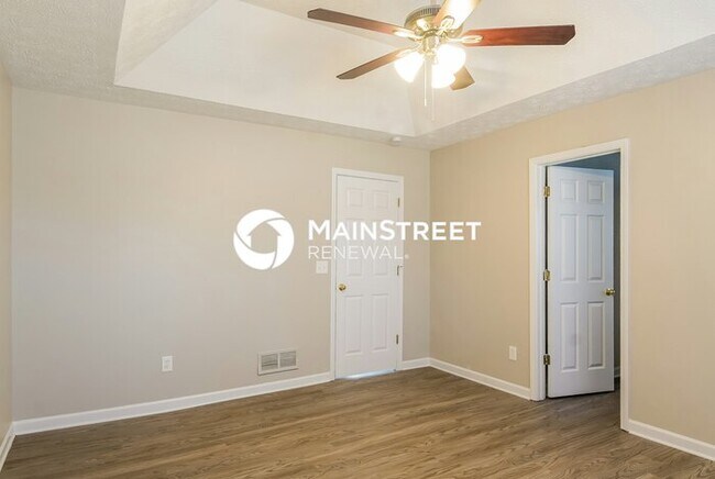 Building Photo - 4 Bedroom Pet-Friendly Home in Powder Springs, GA with Main Street Renewal