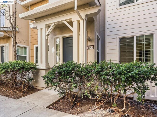 Building Photo - 1503 Jetty Dr