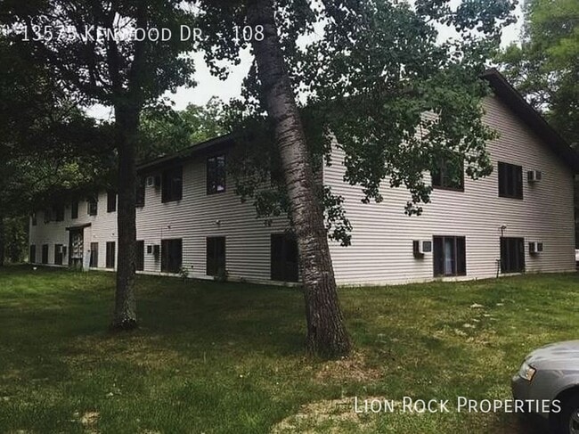 Building Photo - 13575 Kenwood Dr N