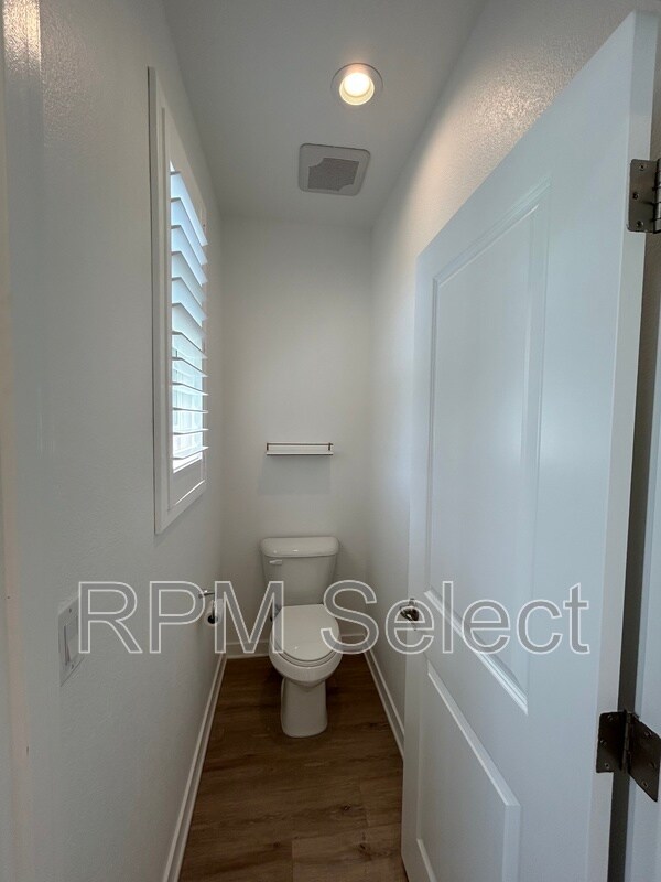 Building Photo - 772 Carnation Dr