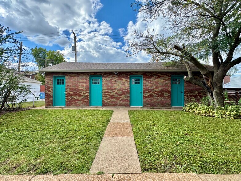 Building Photo - 3525-3527 Lawn Ave