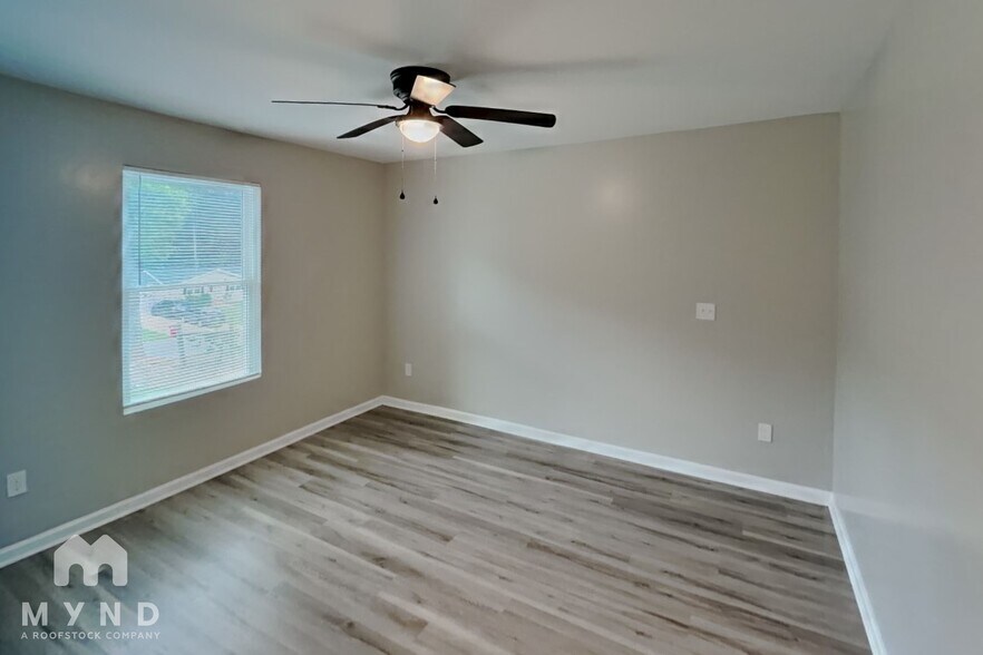 Building Photo - 214 Aspen Dr