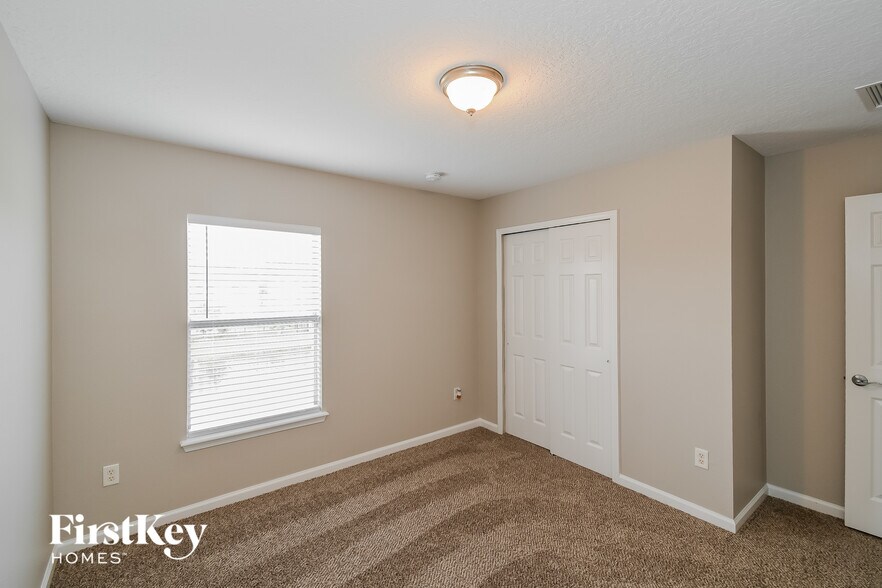 Building Photo - 8327 Highgate Dr