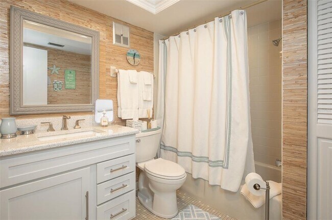 Building Photo - 200 120th Ave W