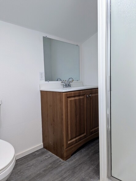 Building Photo - 1002 Pioneer Rd