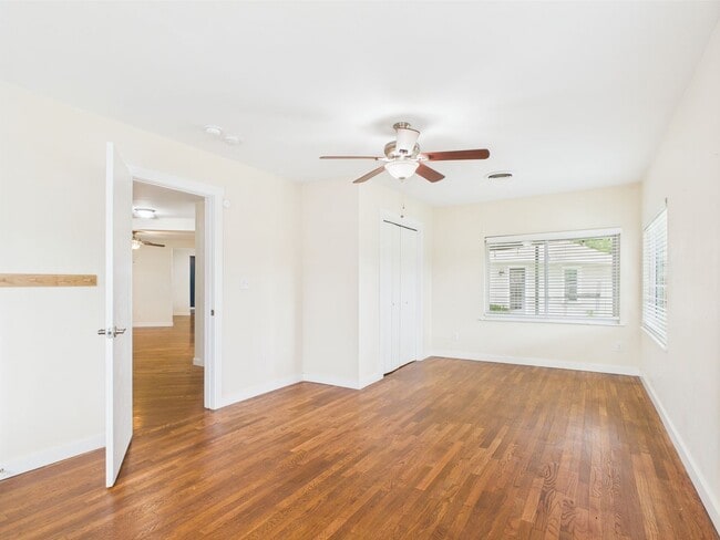 Building Photo - Charming 3-Bedroom Retreat with 2 Full Baths in the Heart of Fredericksburg!