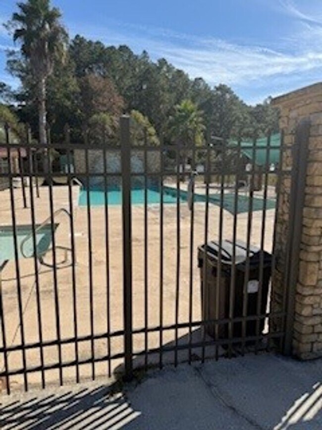 Building Photo - 534 Cobblestone Cir